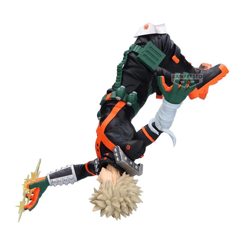 Left angle of Banpresto Bakugo Maximatic figure highlighting grenade-style gloves and dynamic pose