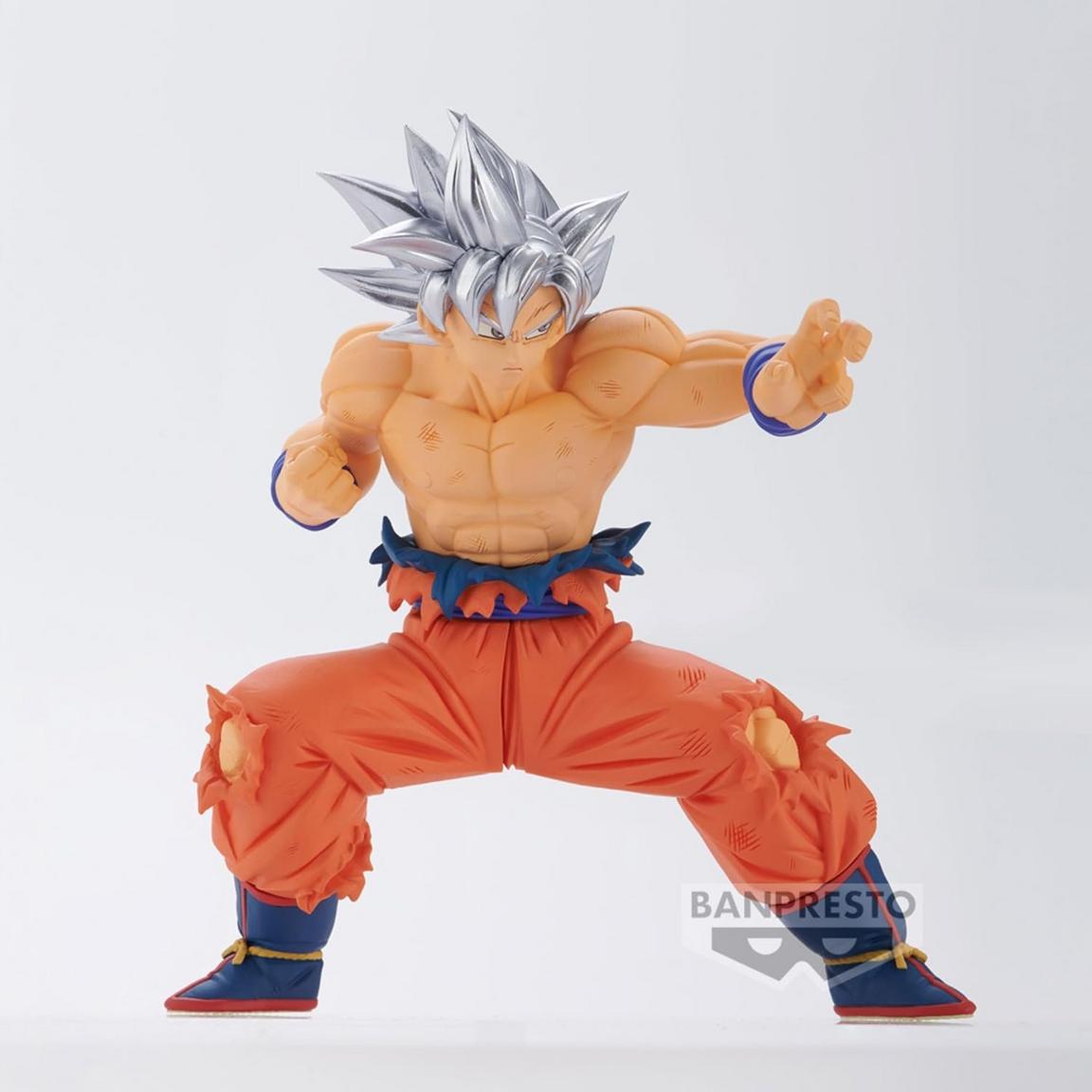 Dragon Ball Z: Blood of Saiyans Goku Ultra Instinct Statue