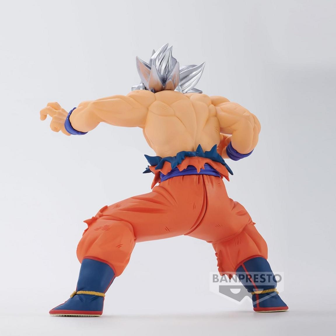 Dragon Ball Z: Blood of Saiyans Goku Ultra Instinct Statue